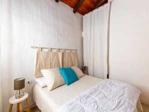 3 bedrooms, individually furnished, bed sheets - Casa Vacanze con Giardino, Vicino al Mare (Valledoria)