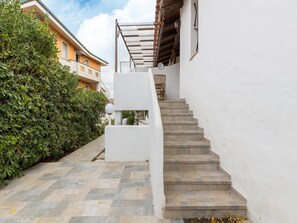 House | Reception - Spacious Holiday Home in La Ciaccia Near sea (Valledoria)