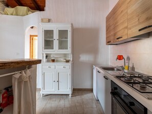 House | Private kitchen - Spacious Holiday Home in La Ciaccia Near sea (Valledoria)