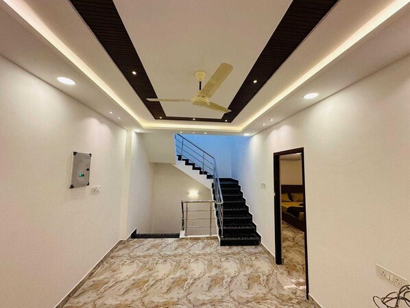 House | Bahagian dalam