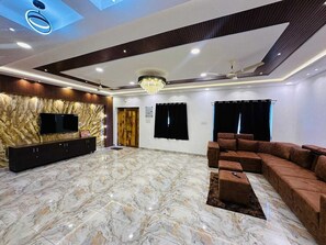 House | 4 bedrooms, iron/ironing board