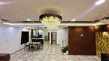 House | Bahagian dalam