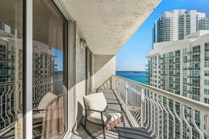 Property grounds - Stylish Brickell Stay with Ocean Views & Pool (Miami)