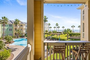 Property grounds - Dawn Condos - 2 Pools, Hot Tub, and Beachfront! (Galveston)