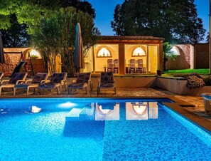 House | Pool | Indoor pool, outdoor pool - Villa With Infinity Pool in Kakma (Polaca)