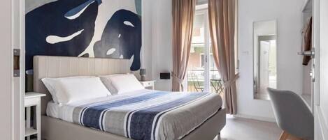 Deluxe Double Room, Balcony | In-room safe, soundproofing, iron/ironing board, free WiFi
