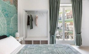 Quarto casal luxo, sacada | Cofres nos quartos, quartos à prova de som