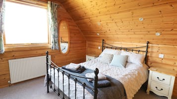 4 bedrooms, individually decorated, individually furnished, free WiFi