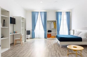 Family Quadruple Room | In-room safe, soundproofing, iron/ironing board, free WiFi