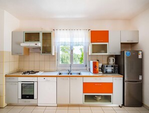House | Private kitchen - Holiday Villas With Pools in Kakma (Polaca)