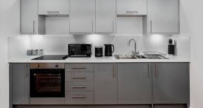 1 Bedroom Flat on Cannon Street- Brand New