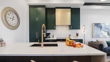 Fridge, microwave, oven, stovetop