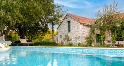 Villa Mima Pool Retreat