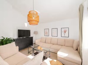 Villa (Five Bedroom Villa With Pool) | Living room