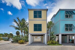 Exterior - Ocean Breeze in The Keys (Marathon)