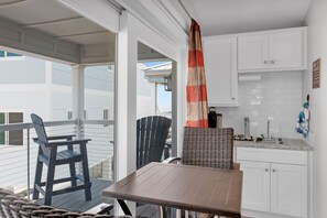 Interior - Ocean Breeze in The Keys (Marathon)