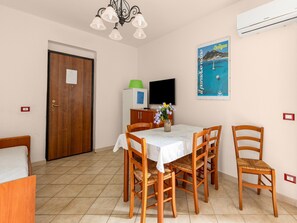 Apartment | Dining - Appartamento Vicino al Mare, 2 Piscine (Valledoria)
