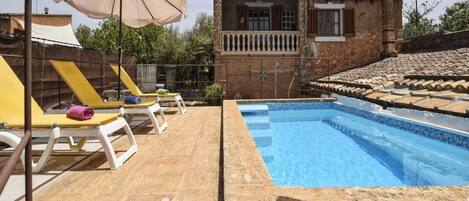 House | Kolam renang | Kolam renang tertutup, kolam renang terbuka