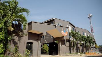 Fachada da propriedade