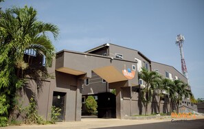 Front of property - Momo's Hotel (Kumasi)