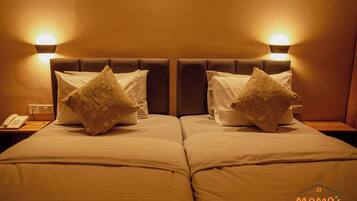 Quarto duplo standard, vista para o pátio | Individualmente mobiliados, escrivaninha, quartos à prova de som