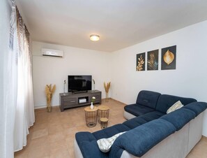 House | Living room - Beautiful Villa in Zapuzane With Swimming Pool (Benkovac)