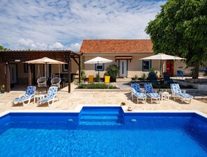 House | Pool | Indoor pool, outdoor pool - Beautiful Villa in Zapuzane With Swimming Pool (Benkovac)