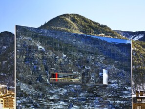 المنشأة من الخارج