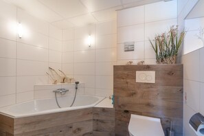 Bathroom - 2 Person Apartment With sea View (De Koog)