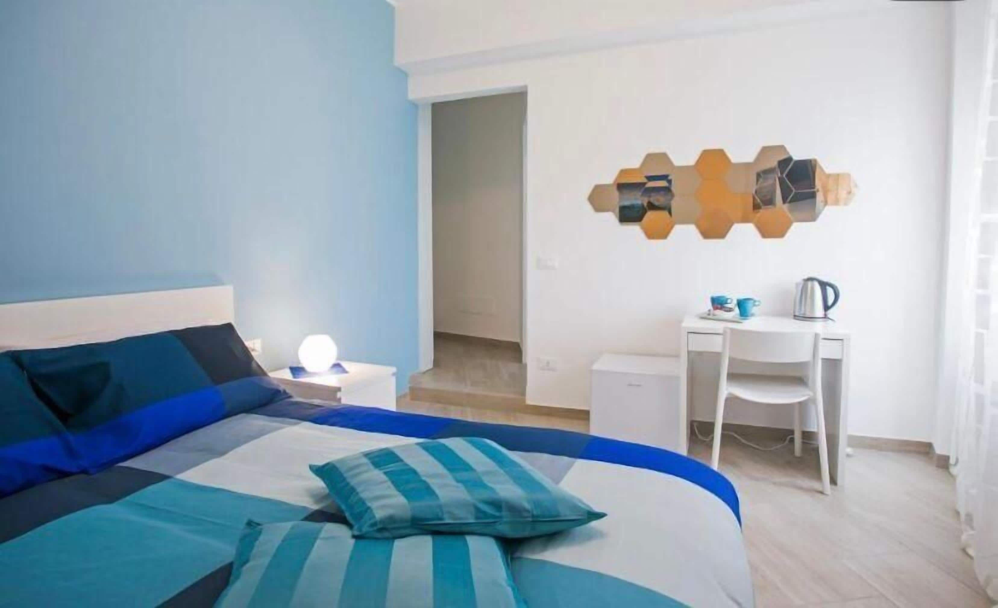 Deluxe Double Room | In-room safe, soundproofing, iron/ironing board, free WiFi