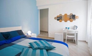 Deluxe Double Room | In-room safe, soundproofing, iron/ironing board, free WiFi