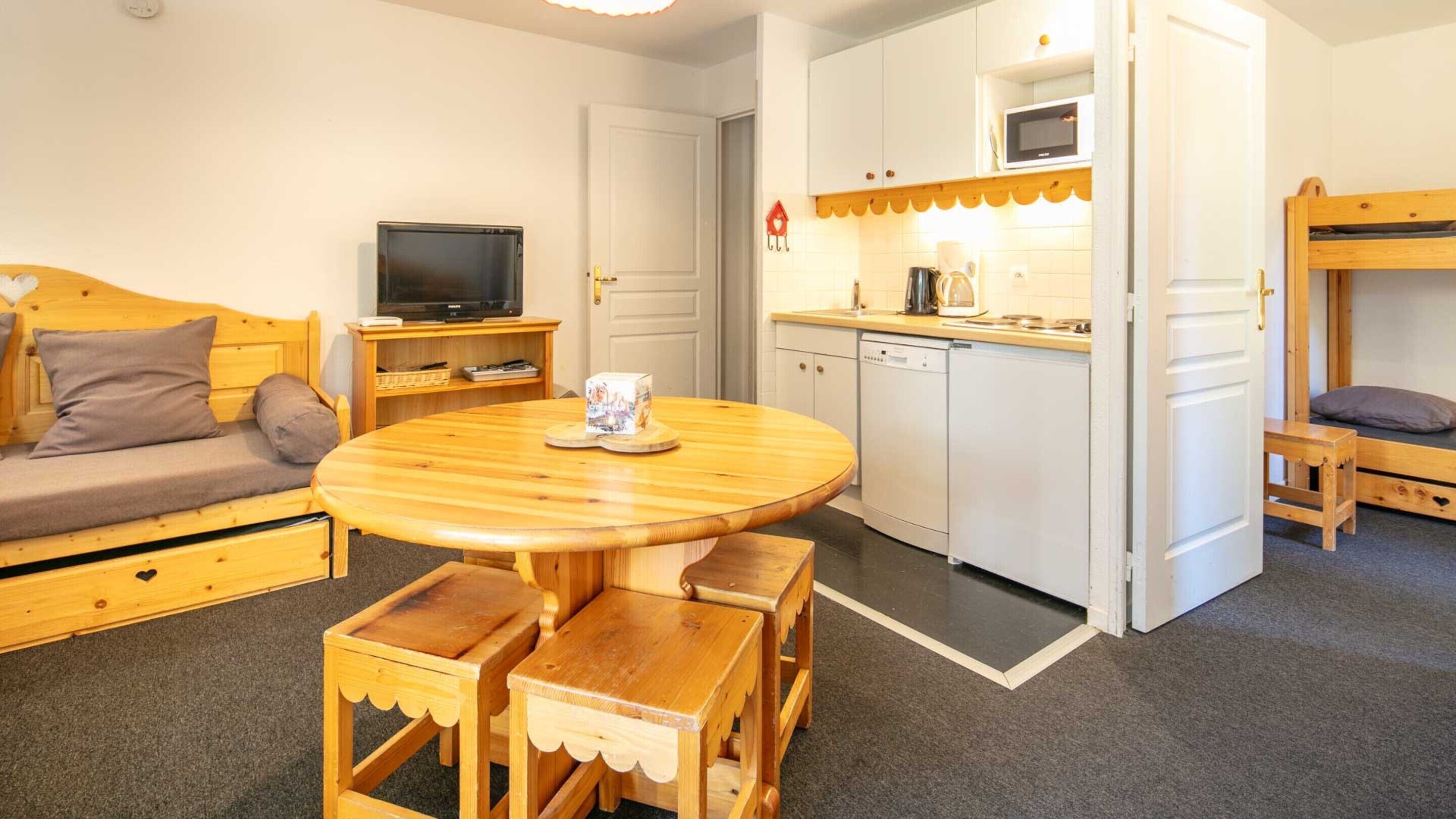 Apartment | Dining