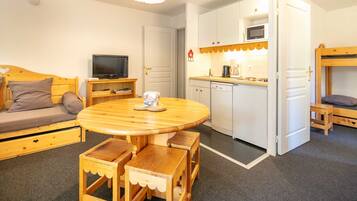 Apartment | Dining