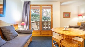 Apartment | Living room - Peaceful Alpine Retreat in Risoul (Risoul)