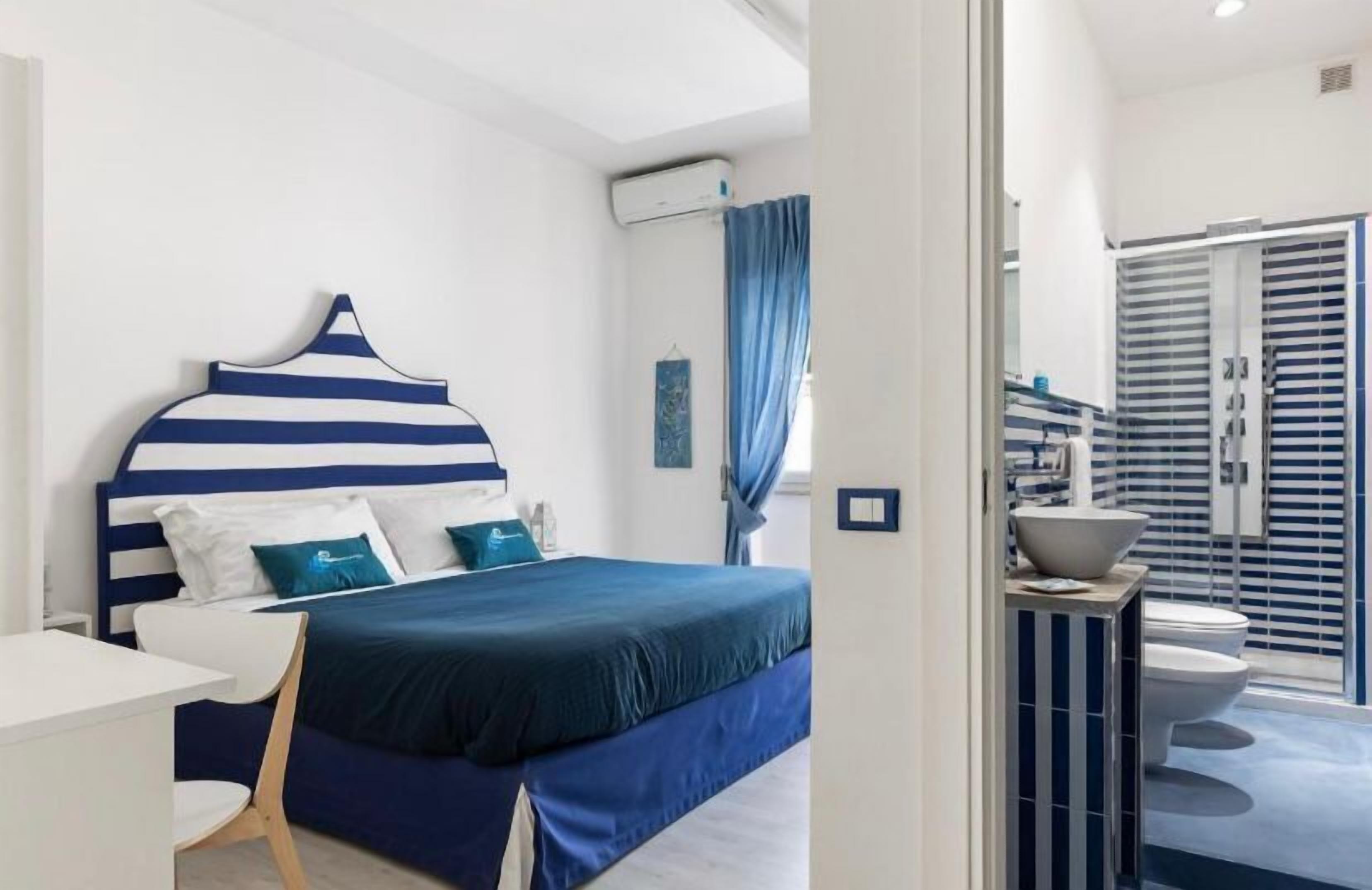 Deluxe Double Room, Garden View | Iron/ironing board, free WiFi