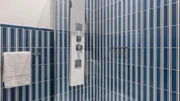 Triple Room | Bathroom