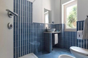 Comfort Double Room, Balcony | Bathroom - Sapore di Mare nel Blu (Gaeta)