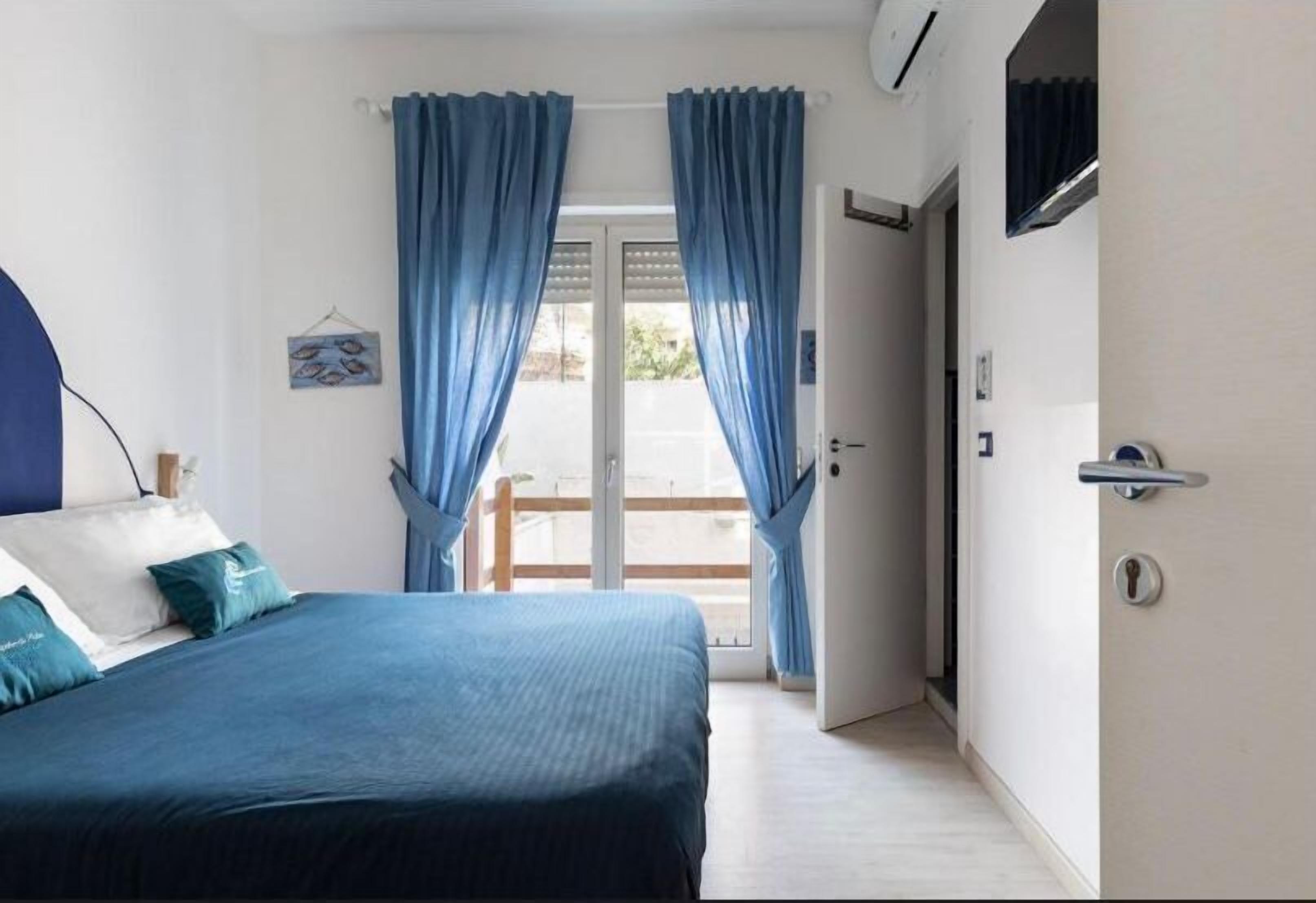 Basic Double Room, Garden View | Iron/ironing board, free WiFi