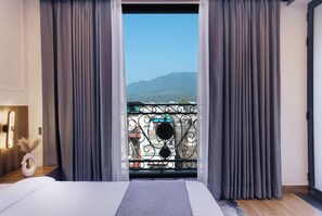 Minibar, in-room safe, blackout drapes, soundproofing - Hotel Urban chant (Rishikesh)