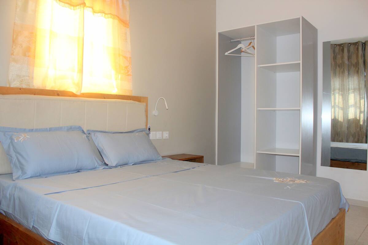 Comfort szoba kétszemélyes ággyal, 1 king (extra méretű) franciaágy, nemdohányzó | Ingyenes wifi