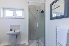 Appartement, 1 slaapkamer | Badkamer | Toiletpapier