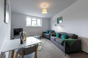 Apartment, 2 Bedrooms | Living room - The Elderns 2BR A1 Nearby Netflix Parking (Peterborough)