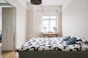 1 bedroom, desk, iron/ironing board, WiFi