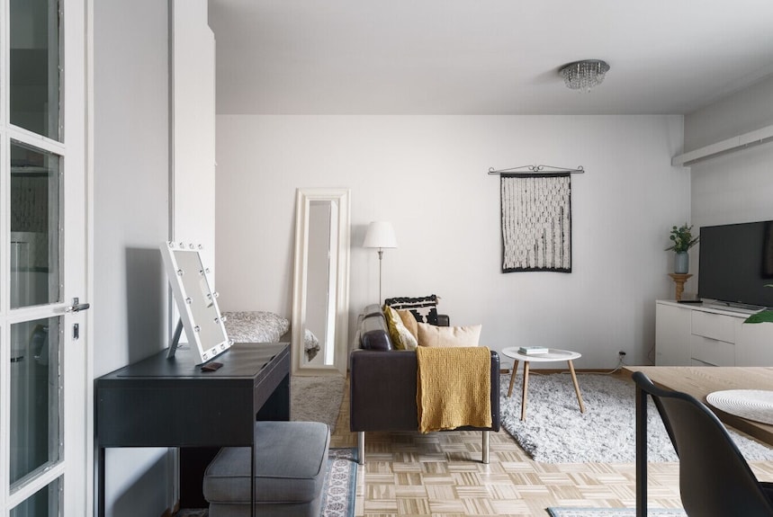 Bright Studio Apt. In Helsinki With Private Balcony - Helsinki