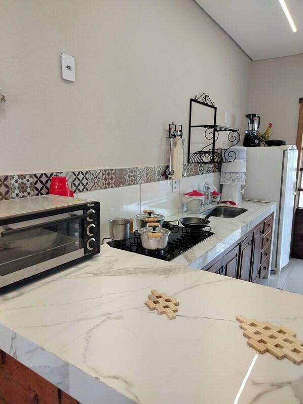 獨棟房屋, 山景 | 私人廚房 | 微波爐、烤箱、爐台、鍋具/餐盤/廚房用品