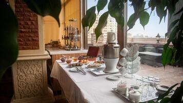 Desayuno bufé gratuito y diario