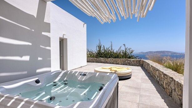 Majesty Suite | Terrace/patio - Aloft Suites Mykonos Island (Mykonos)