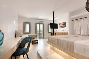 Suite – superior, flere senger, ikke-røyk, aircondition | Safe på rommet, skrivebord og skrivebord for bærbar PC