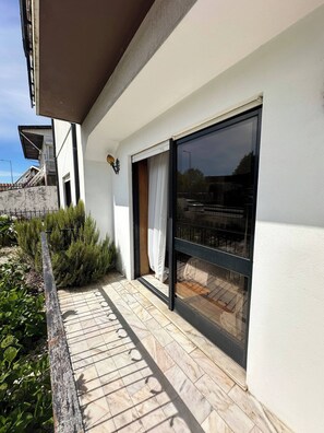 House, 2 Bedrooms, Accessible, Balcony | Exterior detail - Ground Level House With Patio (Vila Nova de Gaia)