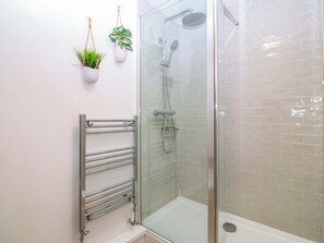 Cottage | Bathroom | Shower - 27 Kingshead Street (Pwllheli)